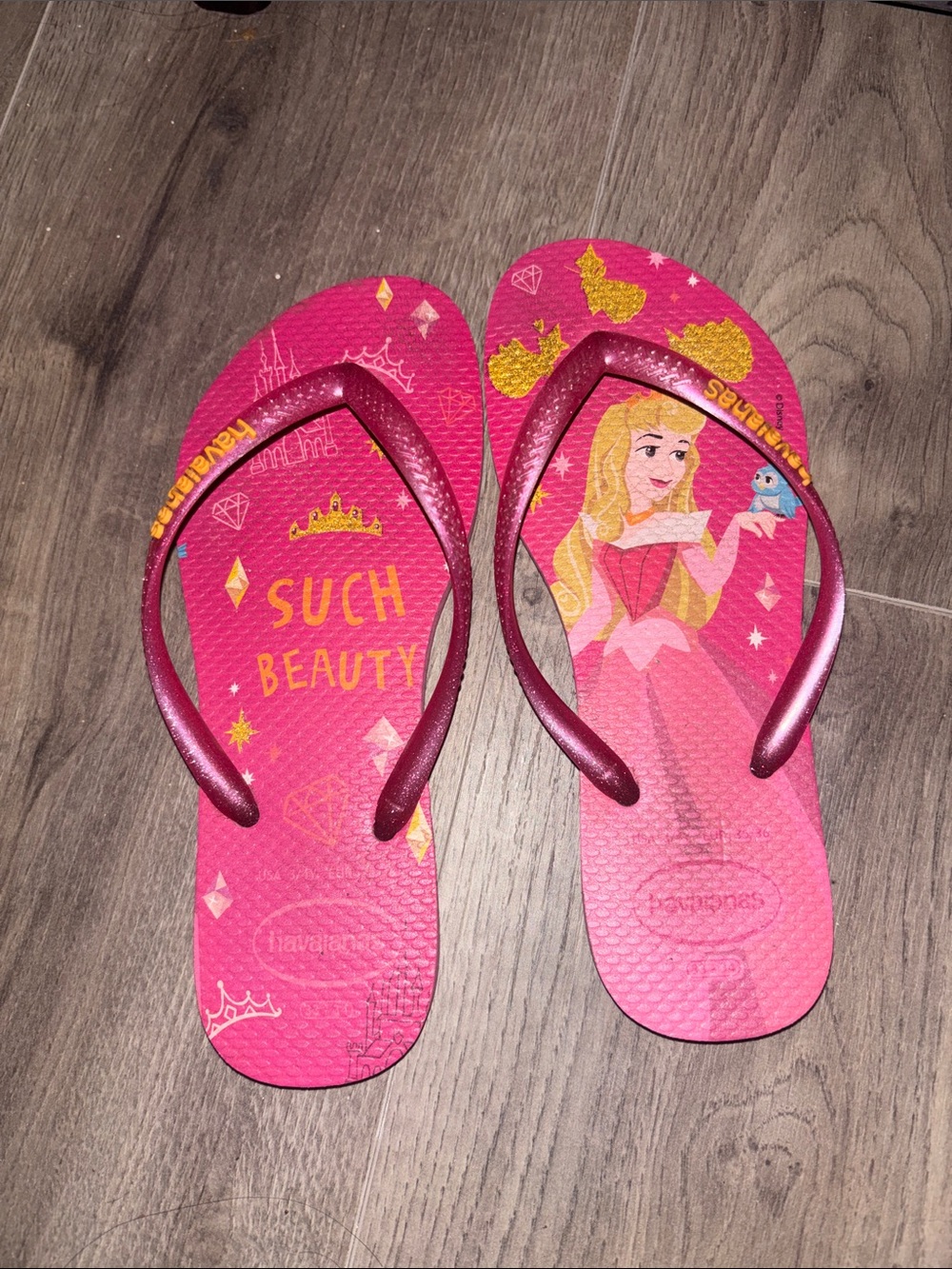 Havaianas Kids Pink Princess Flip Flops with 'Such Beauty' Graphic